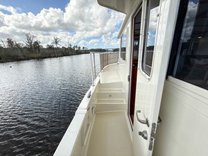 LITTLE LADY 56 Starboard Deck