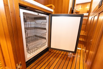 PARAIBA 22 Extra Freezer in Companionway