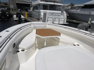 37ft 2012 Boston Whaler 370 Outrage 15 