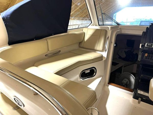 2017 Pursuit 325 OS 18 19