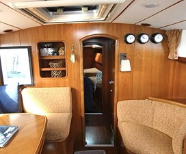 2000 Beneteau 44 Center Cockpit 15 