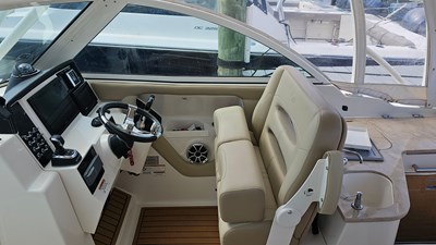 2019 Sailfish 325 DC 28 