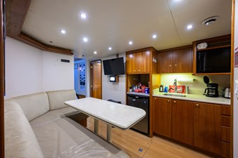 THE BEELIEVER 40 CREW QUARTERS