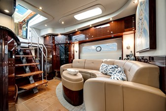 RECON ROYALE 26 Salon