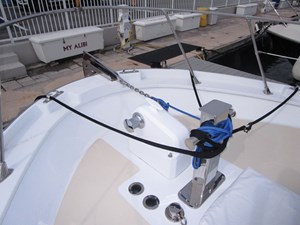 MY ALIBI 42 Windlass Detail 
