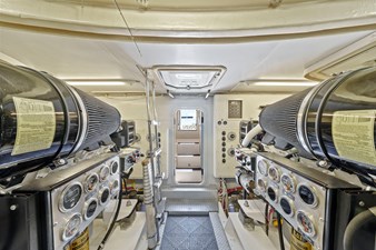 Off the Grid 37 38 _ 2006 65ft Marquis Motor Yacht Pilot House OFF THE GRID