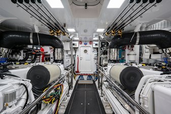 OBSESSION 81 Engine Room Looking Forward 