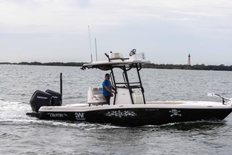 28' Caymas 281HB Center Console 1 