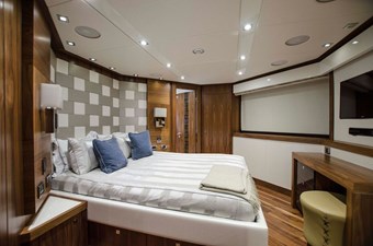 - 21 115-2015-Sunseeker-Sport-Yacht-17