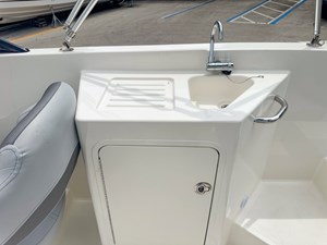Bayliner DX2200 28 