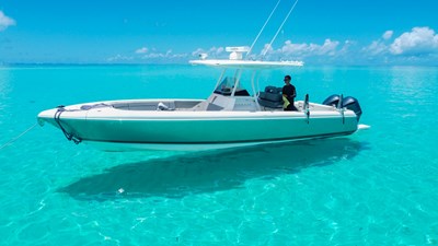 DREAM 38 Intrepid tender 10m_33ft
