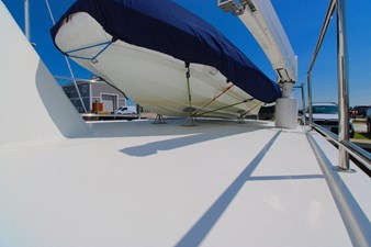 SEAGLASS 11 2006 American Tug 41: Dinghy Cradle System