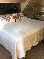 God Is Love 23 65-1989-Custom-La-Conner-Sky-Lounge-18