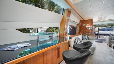 - 26 27_2007 108ft Sunseeker Predator