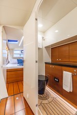 MOONWAVE 21 MOONWAVE, 2012 Gunboat 60: Stbd Guest Head