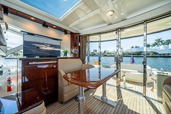 RECON ROYALE 18 Upper salon