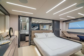 SILVER BULLET 17 02) Pershing 8X_16_SILVER BULLET_Interior_1