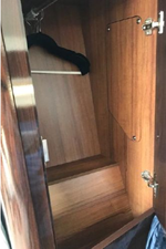 2016 Sea Ray 330 Sundancer 40 41
