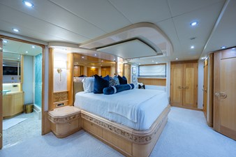 WIRE WE HERE 69 115_crescent_wire_we_here_master_stateroom_4