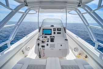 Intrepid 327 Center Console 33 32' Intrepid -10