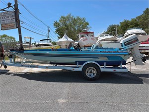 17' RANGER 1986 COMANCHE SERIES 330V 0 