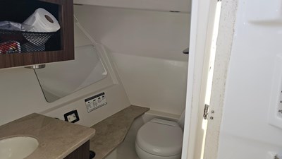 2019 Sailfish 325 DC 33 