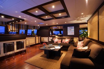 102' 2007 Blubay 102 2 Saloon