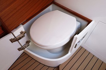 WELCOME 30 WELCOME: 2024 Leonardo Eagle 44 Push Button Head