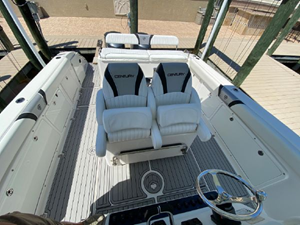 2015 Century 3200 Center Console 35 36