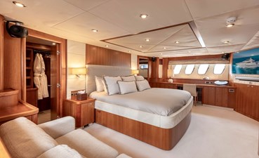 Sunseeker Yacht 90  17 Sunseeker 90