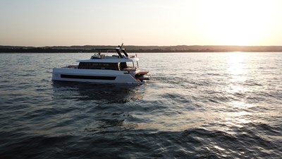 ARCTIC MOON 29 DJI_0568