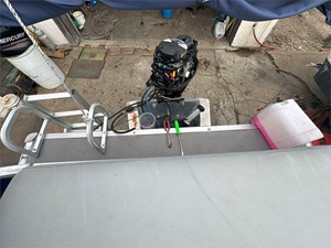 24' Bentley 2017 Encore 240 Cruise SE 21 