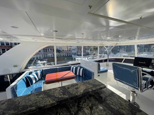 JOHNSON 80' FLYBRIDGE W/HYDRAULIC PLATFORM  34 Flybridge