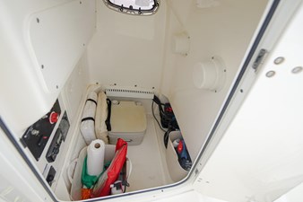 2015 Boston Whaler 220 Outrage 28 