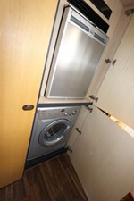 - 11 75-2015-Sunseeker-Yacht-11
