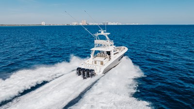 Boston Whaler 420 Outrage 15 