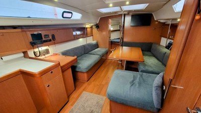 2010 Beneteau 40 19 