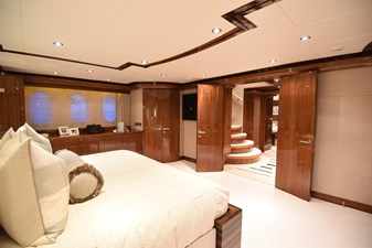 Mesmerize 32 2013 Hargrave 125 Raised Pilothouse