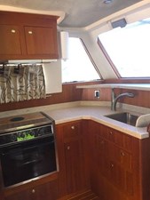 2002 Mainship 390 Trawler 10 11