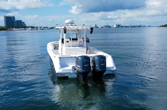 2018 Everglades 335 Center Console 4 