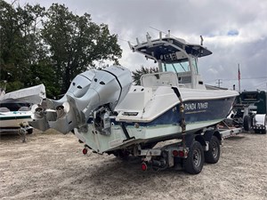 26' Everglades 2006 260CC 9 