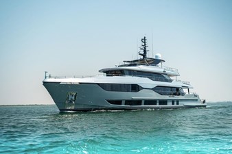 120' Majesty 2025 5 