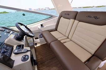 ANTANI 11 330-SUNDANCER-SEA-RAY-2014-YACHTSBLUE-HELM-SEAT