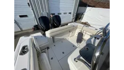 2021 Boston Whaler 250 Outrage  10 