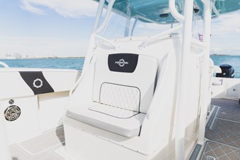 Fountain 38 Center Console 12 731A4109