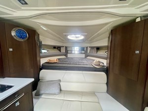 - 32 33_2016 33 Monterey 335 Sport Yacht