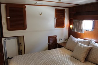 RED OCTOBER 54 Master engine room access