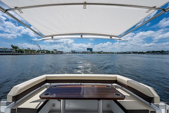 2017 Cruisers Yachts 60 Cantius 14 