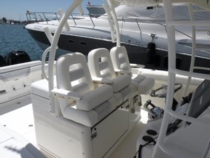 37ft 2012 Boston Whaler 370 Outrage 8 