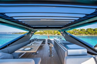 Sunseeker 88 Yacht 8 FLYBRIDGE